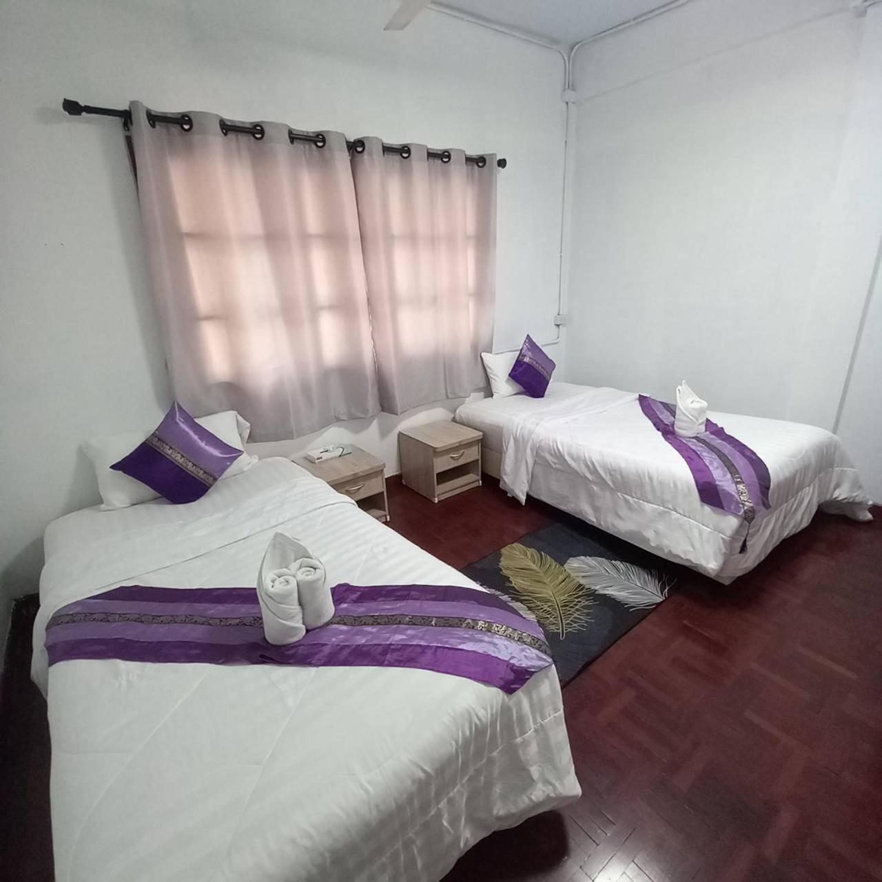 Chiangmai First House & Tour Hostel Chiang Mai Room photo